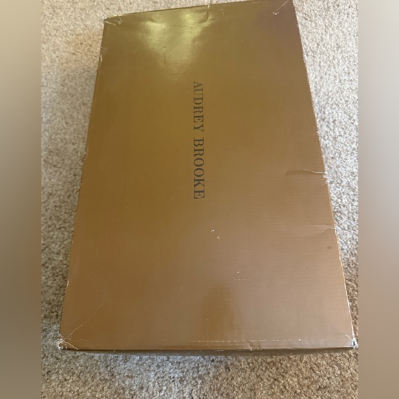 NEW Audrey Brooke Two Tone Leather Riding Boots, Size 7-1/2 Wide Calf - Picture 10 of 11